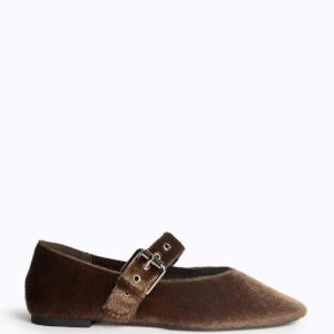 Bailarina mujer tipo Mary Jane