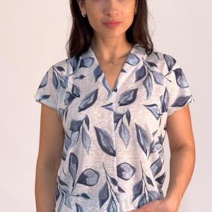 Camiseta mujer cuello pico estampada hojas